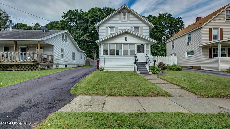 2nd image of 44 Pearl Street