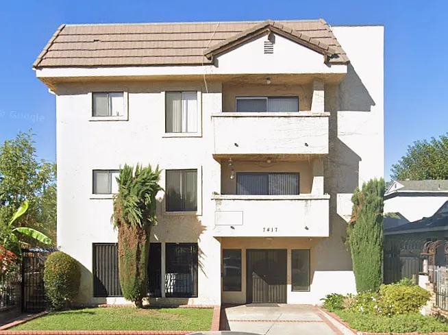 Building Photo - 7417 Haskell Ave #7