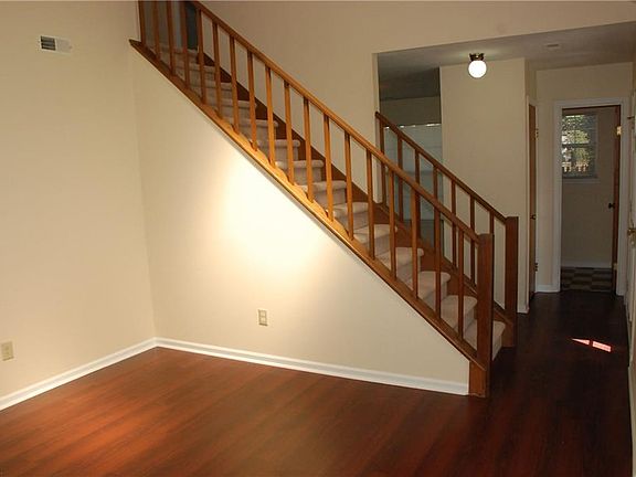 3rd image of 302 Susan Newton Ln