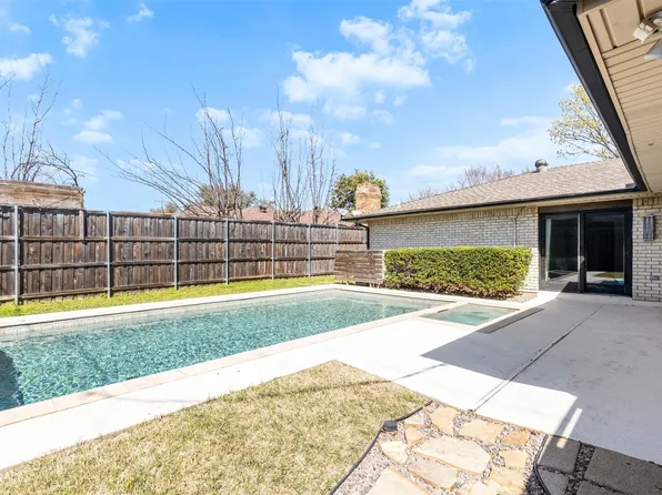 9911 Dale Crest Dr, Dallas, TX 75220