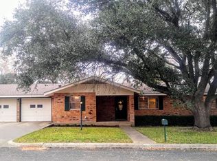 204 Crestwood Dr, Fredericksburg, TX 78624