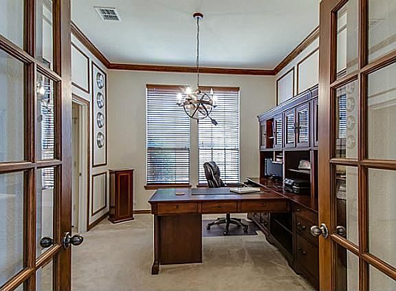 5th image of 2319 Idlewild Dr