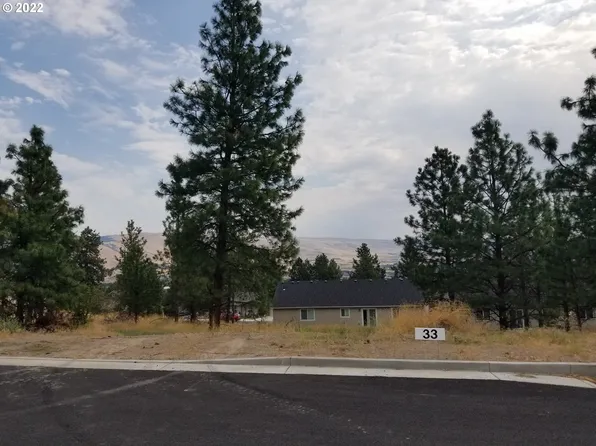 W 15th St #33, The Dalles, OR 97058