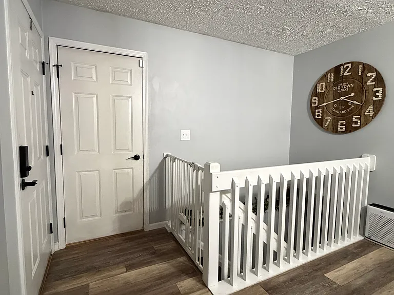 9135 Parkpoint Ln — Photo 2