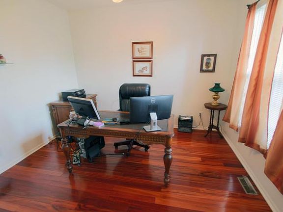 5th image of 579 Banbridge St