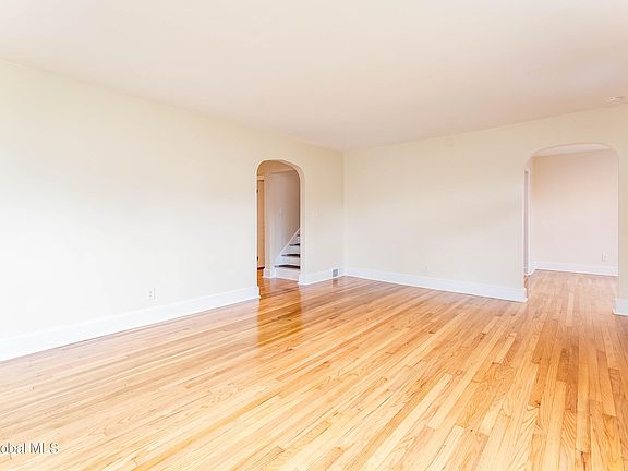 4th image of 115 Van Schoick Avenue