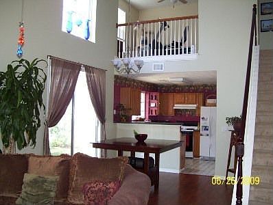 3rd image of 575 W Oaks Dr