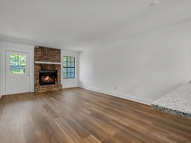 2956 Woodrich Dr #B — Photo 6