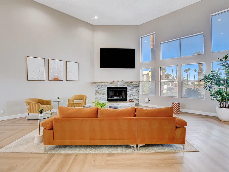 Citrus Apartments — Photo 34