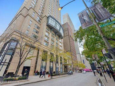 800 N Michigan Ave APT 2801, Chicago, IL, 60611