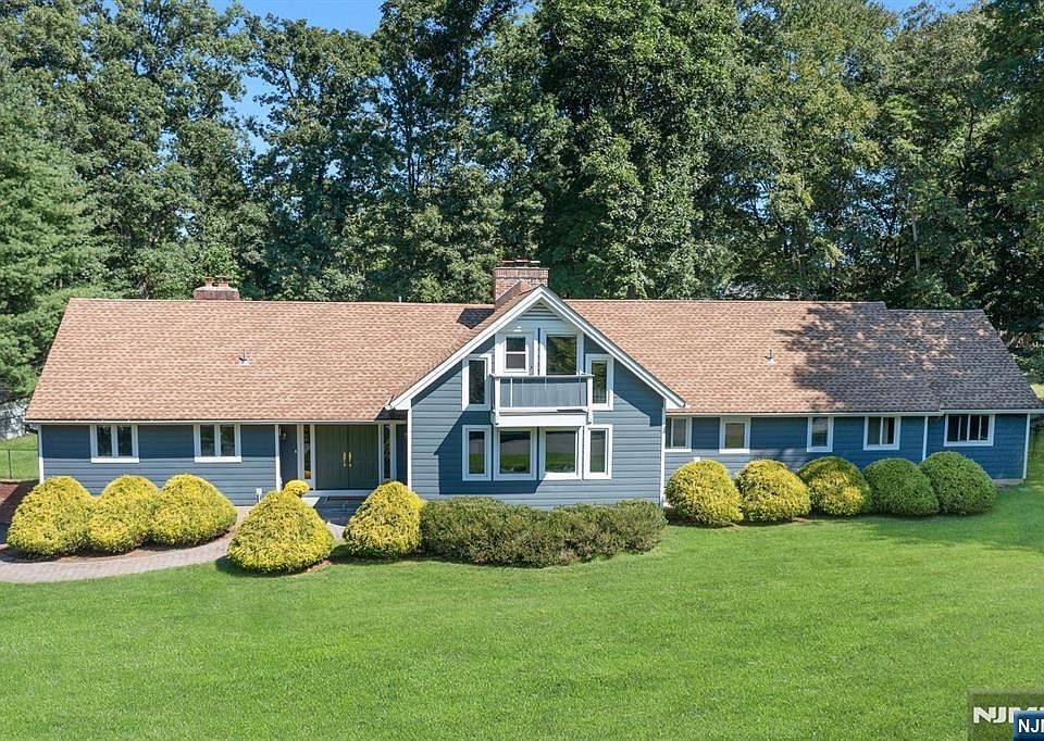 1st image of 15 Candlestick Lane