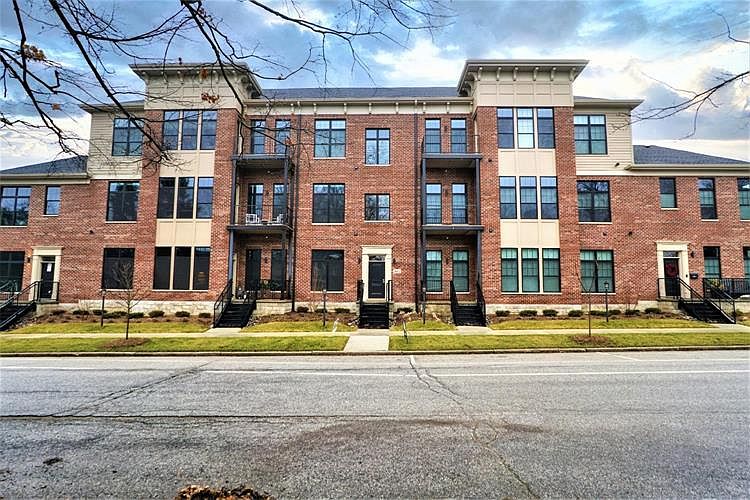 1st image of 354 Chicago St #203