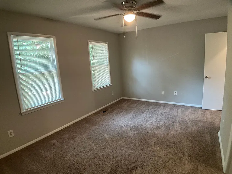 13 Astor Ct #.0 — Photo 27