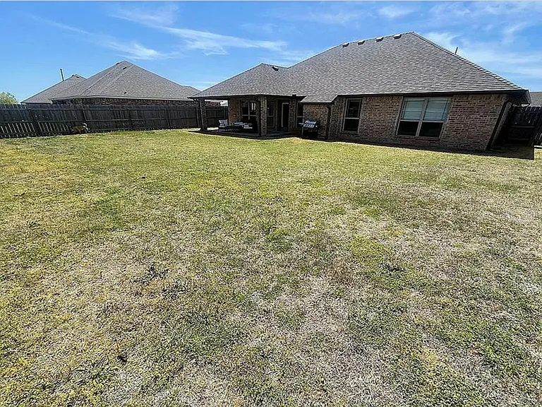 1418 Limestone Way — Photo 22