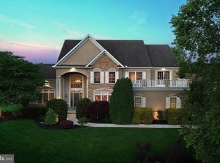 560 Duquesne Rd, York, PA 17402