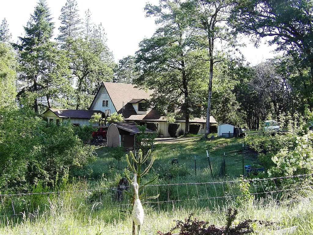 1020 Greenview Dr photo 1