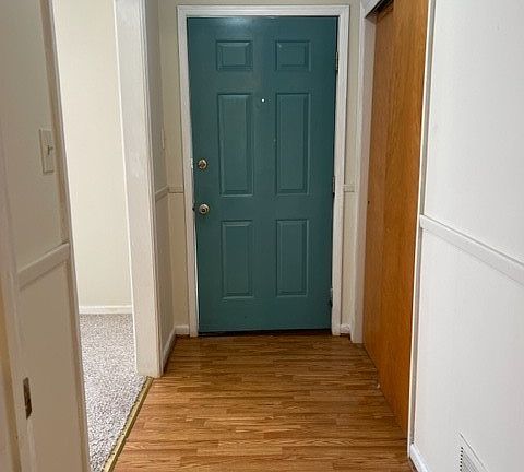 3rd image of 400 Carol Villa Dr