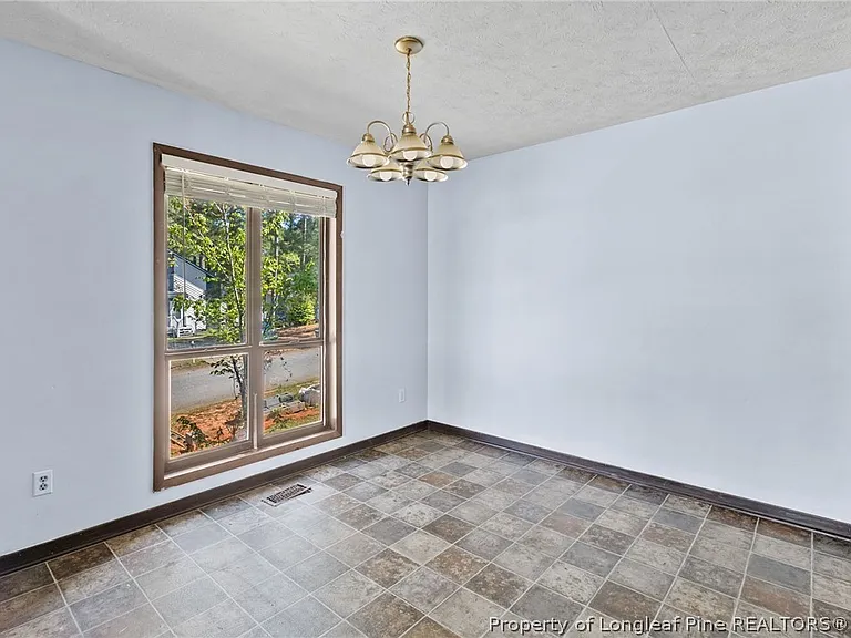 6479 Pittsfield Dr — Photo 9