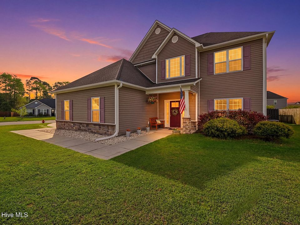 1st image of 106 Regatta Way