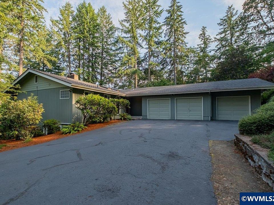 1st image of 2810 NW Royal Oaks Dr