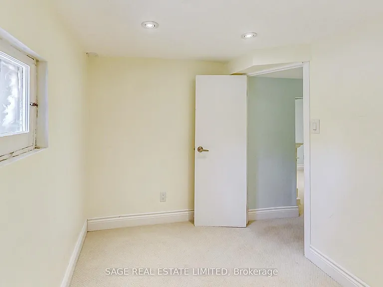 46 Alberta Ave — Photo 41