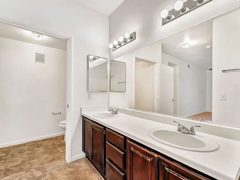 10245 S Maryland Pkwy #176 — Photo 23