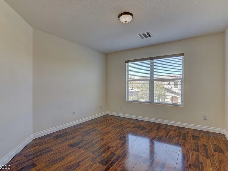 10201 Kermode Ct — Photo 12