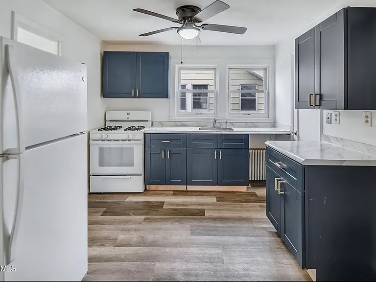 1014 Washington Ave #2 — Photo 8