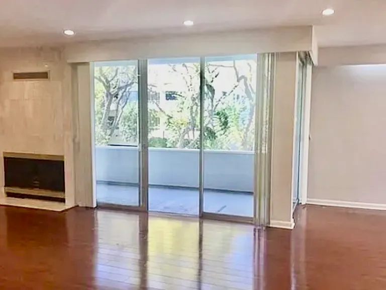 344 N Palm Dr #201 — Photo 10
