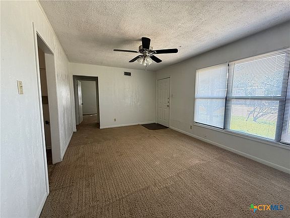 5th image of 1301 E Avenue H