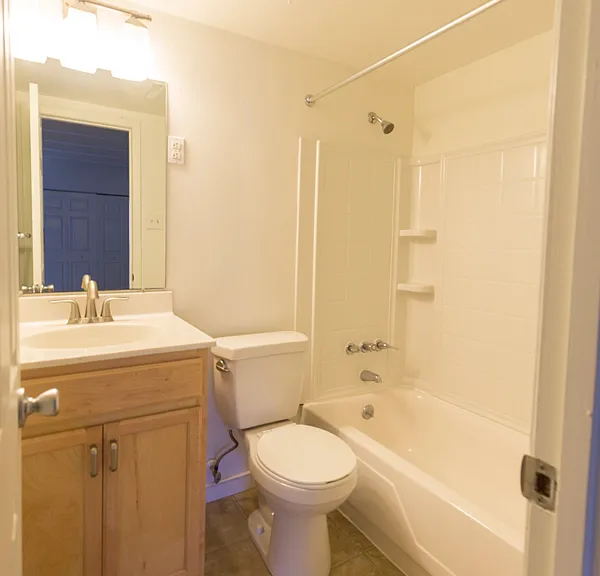 Preston Square Apartments — Photo 9