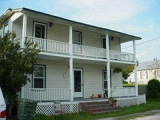 2nd image of 218 ELM