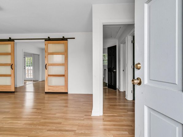 105 Gourdin St, Saint Stephen, SC 29479