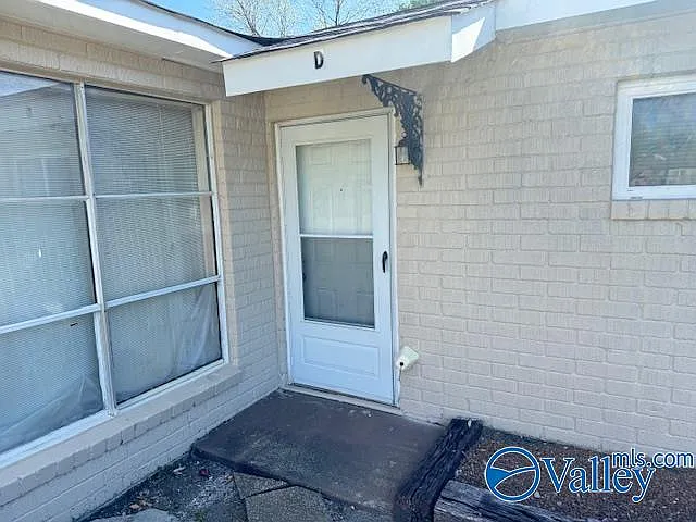 2 bed, 1.0 bath, 1000 sqft, $885 — Photo 2