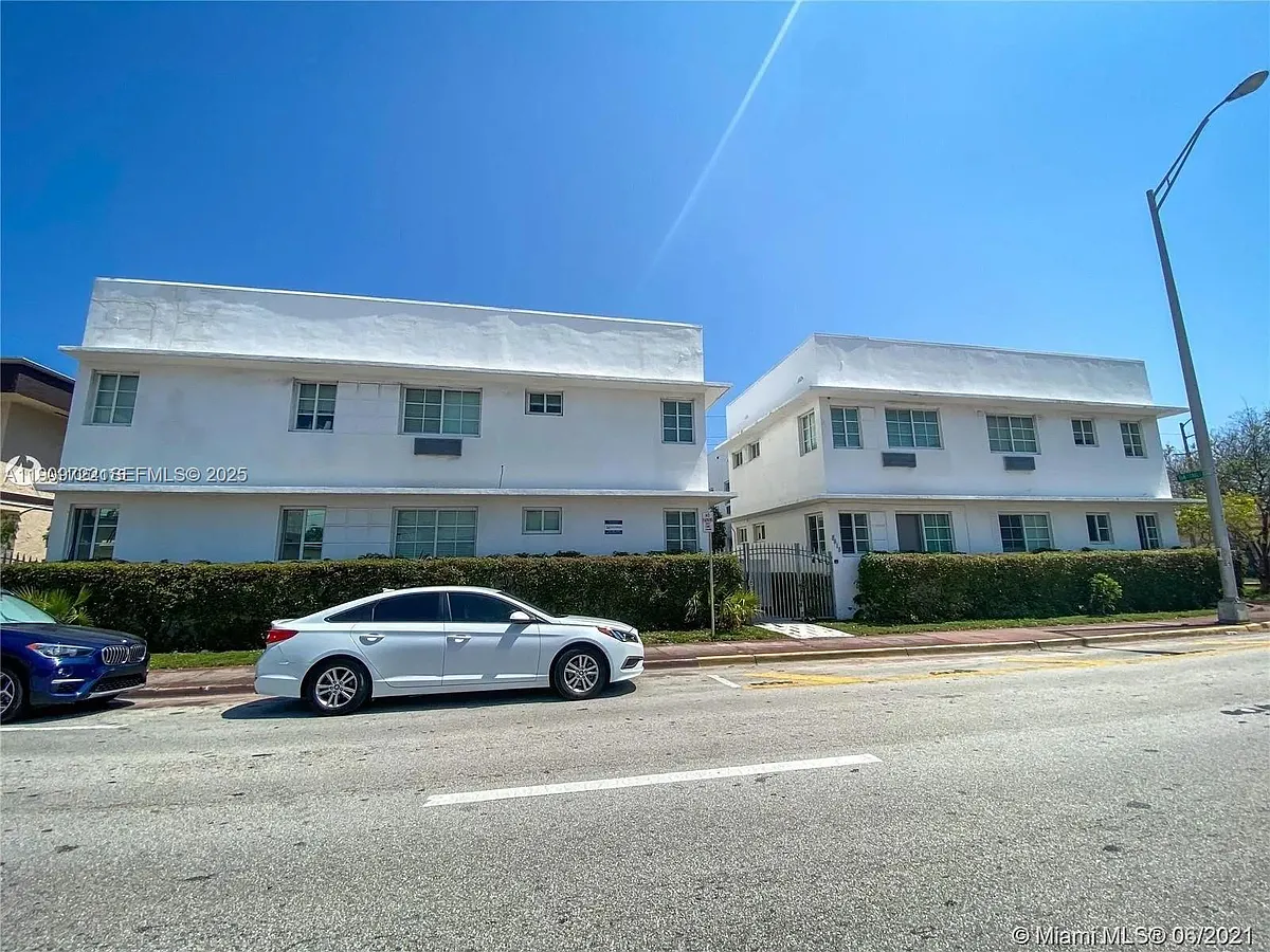 Building Photo - 8415 Harding Ave #5