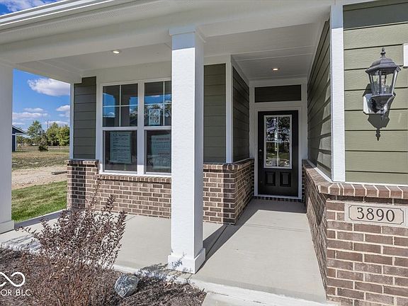 2nd image of 3890 Holly Brook Dr