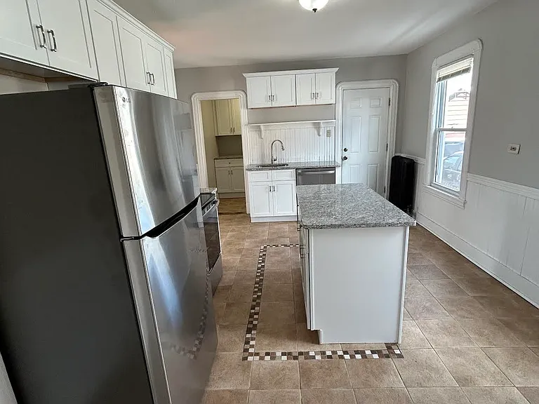 14 Park Pl — Photo 2