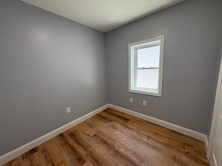 213 Dewitt Ave — Photo 16