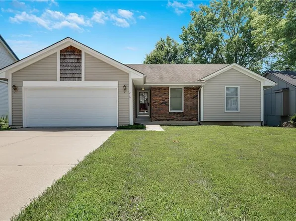1216 SW Huntington Dr, Blue Springs, MO 64015