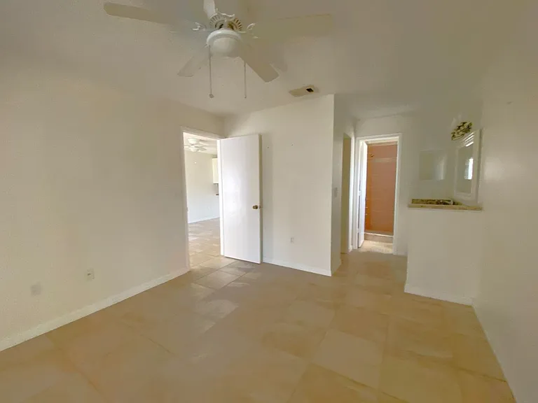 11255 Pendleton Ave A/B — Photo 5