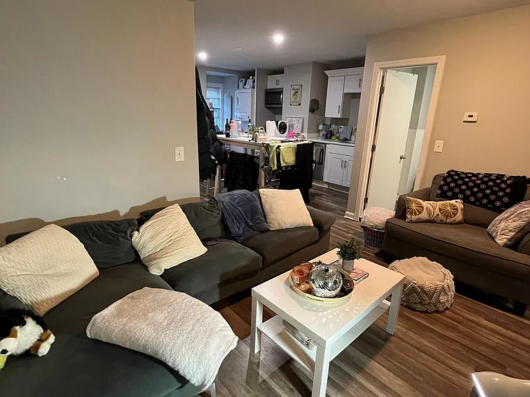 239 E St #2 — Photo 2
