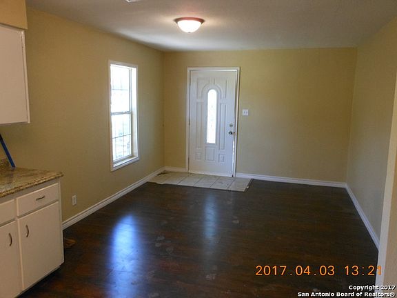 5th image of 110 Bernice Dr
