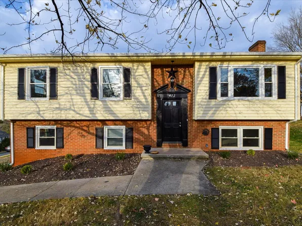 472 Crofton Dr, Vinton, VA 24179
