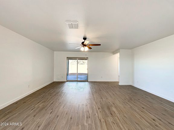 3rd image of 30613 N OAK Drive