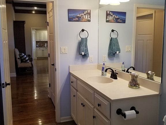 5th image of 3024 Somerset Dr