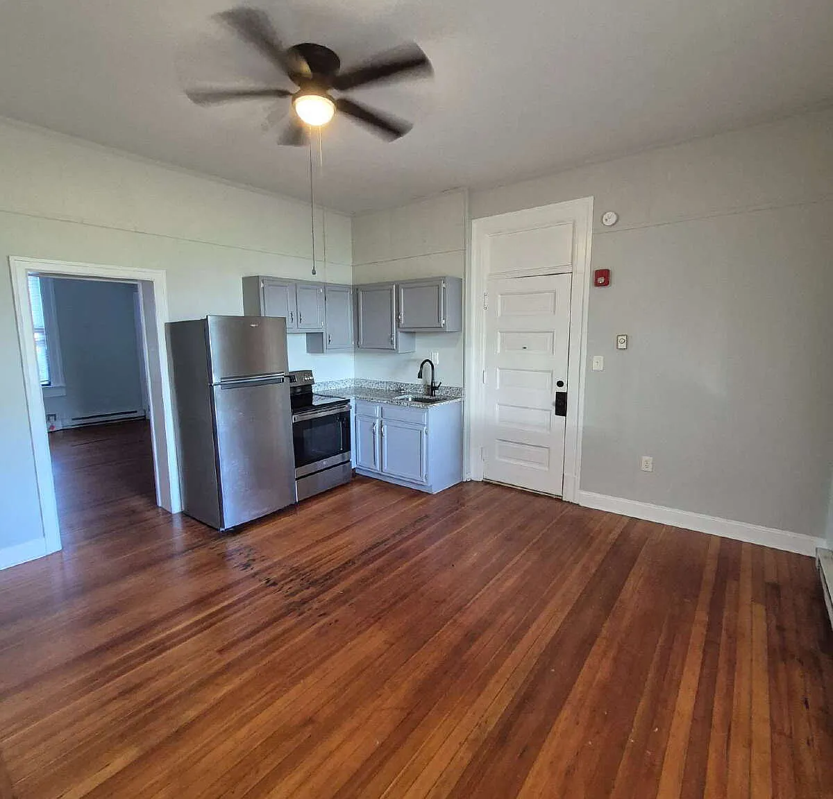 1 bed, 1.0 bath, 630 sqft, $900 — Photo 4