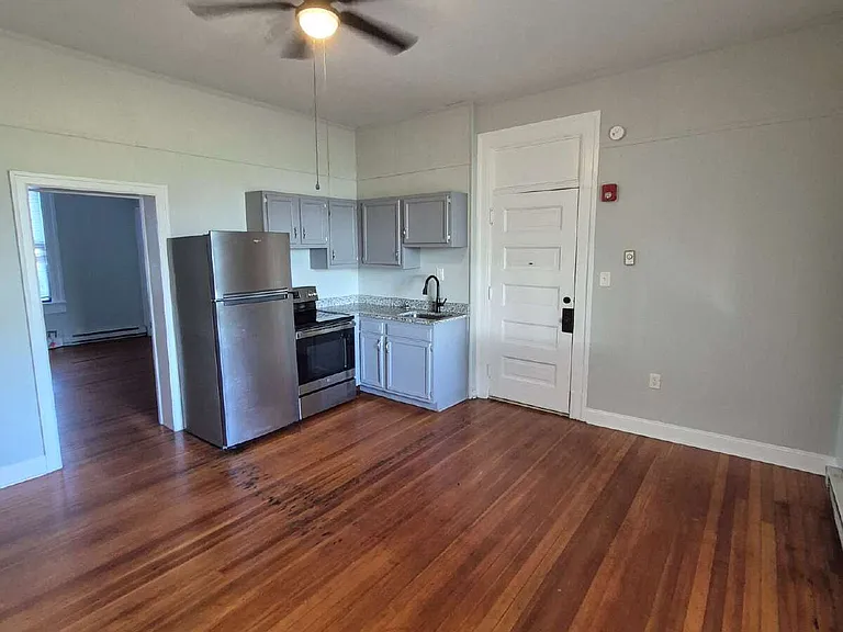 103 Barnhardt Cir #5 — Photo 4