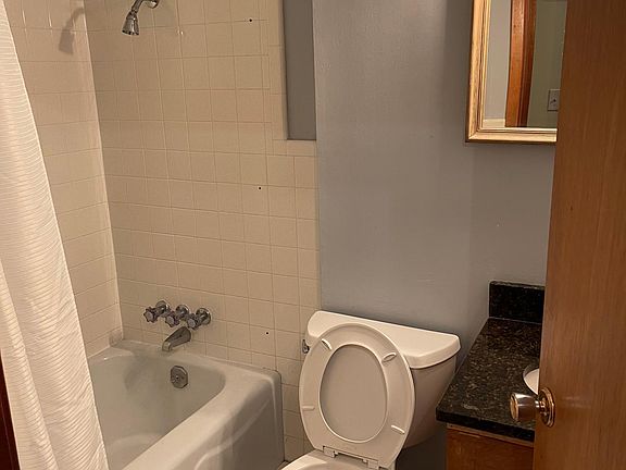 3rd image of 105 Gay Blvd
