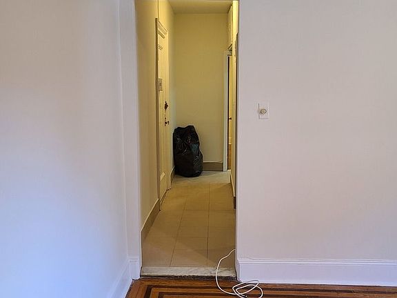 3rd image of 2581 36th St APT 2