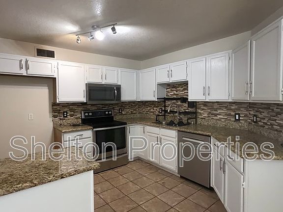 2nd image of 18833 N 43rd Pl